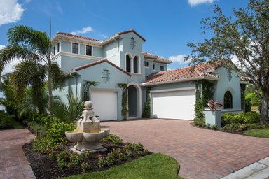 Click to read... Build Your Own House in Florida: These Chic Florida Home Designs are Full of Style