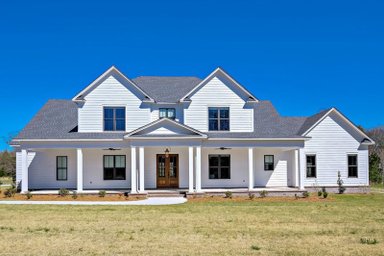 Farmhouse Plans: Small to Luxury