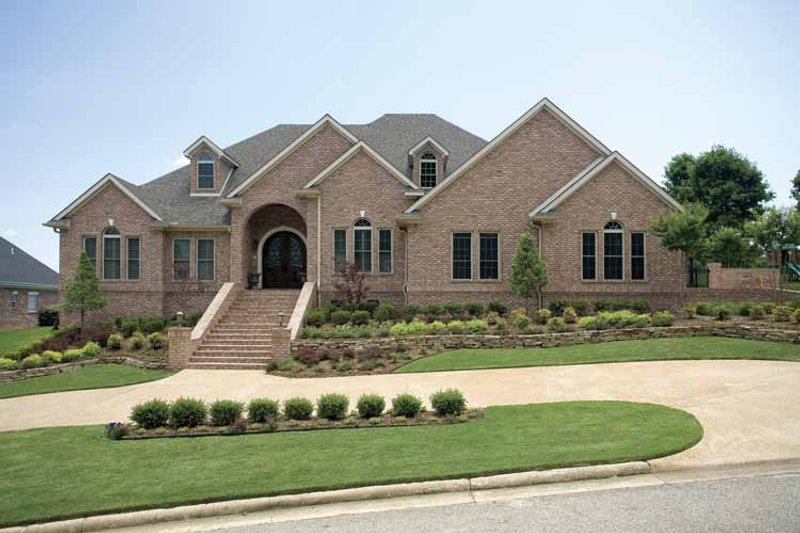 Home Plan - Traditional Exterior - Front Elevation Plan #17-2775