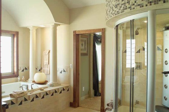 Interior - Bathroom for Mediterranean House Plan #70-1399 - 4 bed, 3.5 bath