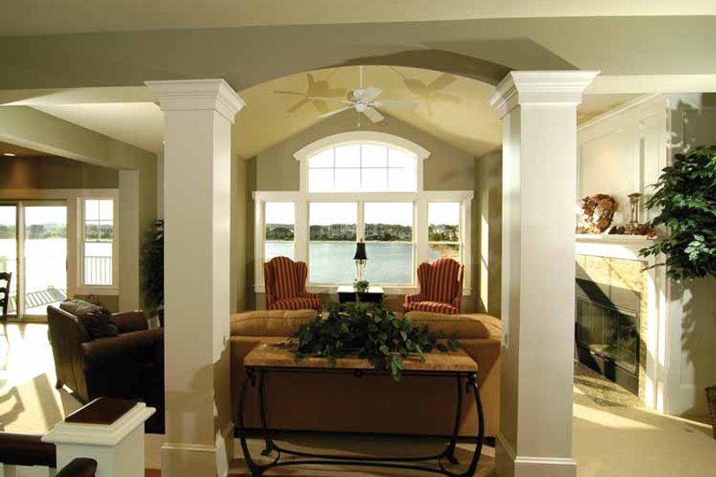Home Plan - Interior - Family Room for Craftsman House Plan #928-91 - 3 bed, 3.5 bath