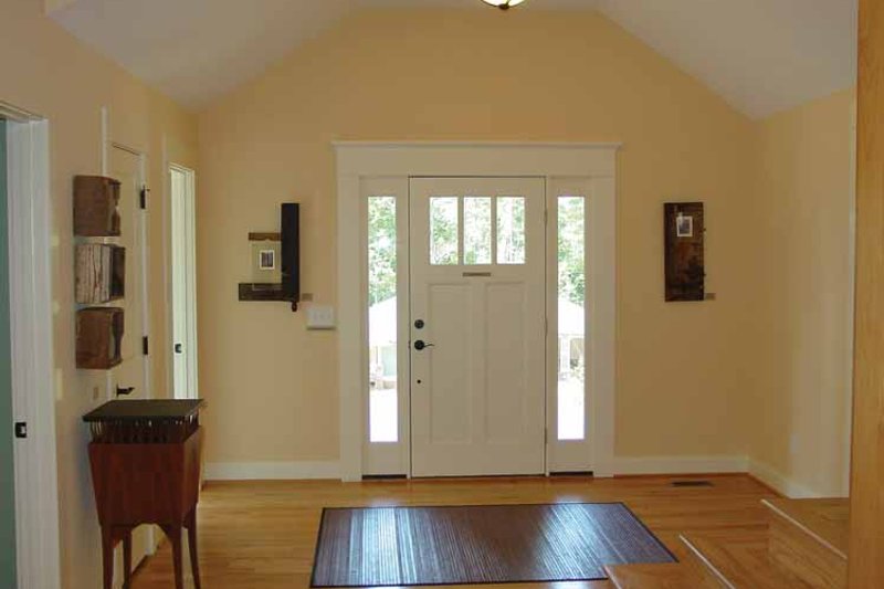 Dream House Plan - Interior - Entry for Craftsman House Plan #939-1 - 4 bed, 3.5 bath