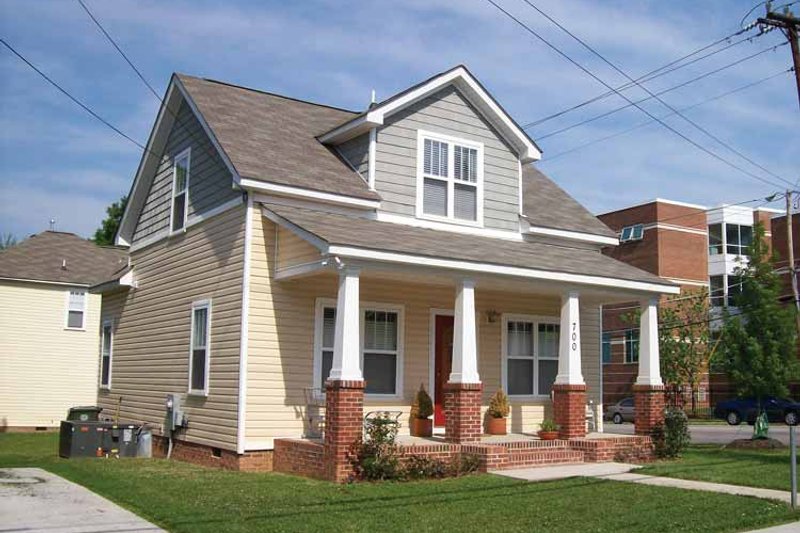Dream House Plan - Craftsman Exterior - Front Elevation Plan #936-6