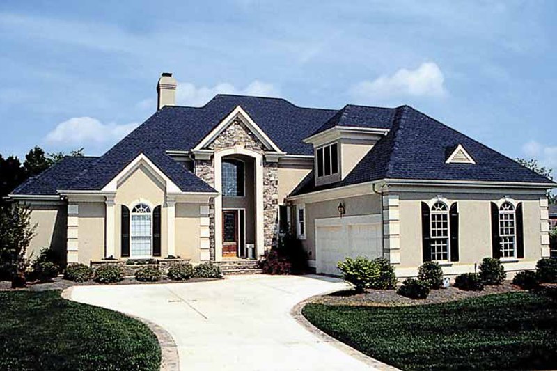 Dream House Plan - Traditional Exterior - Front Elevation Plan #453-550