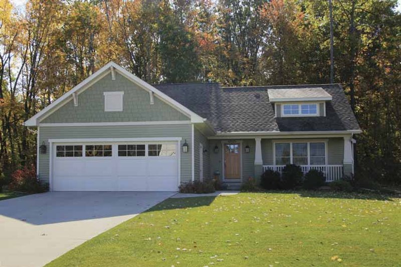 Dream House Plan - Craftsman Exterior - Front Elevation Plan #928-138