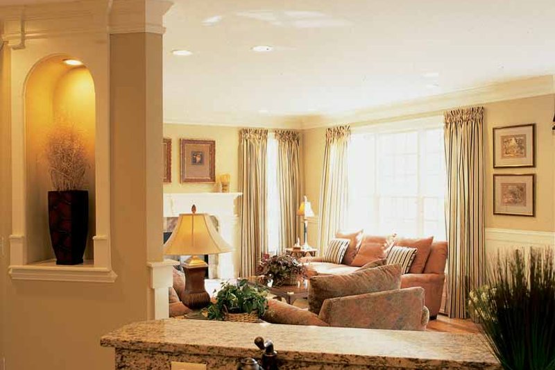 House Plan Design - Interior - Family Room 1 for Traditional House Plan #927-573 - 4 bed, 3.5 bath