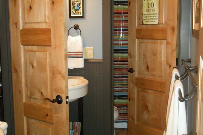Dream House Plan - Interior - Bathroom for Country House Plan #942-27 - 3 bed, 2 bath