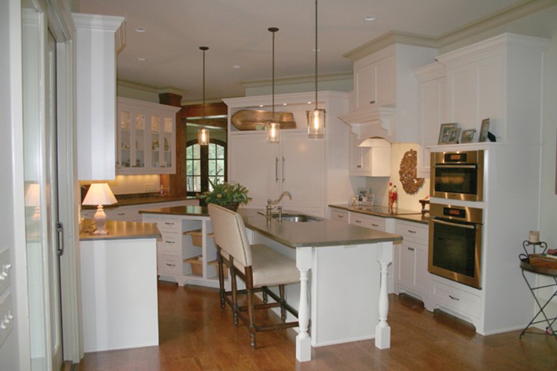 Home Plan - Interior - Kitchen 2 for Craftsman House Plan #929-889 - 4 bed, 3 bath