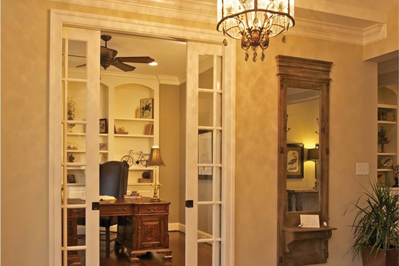Home Plan - Interior - Entry for Traditional House Plan #927-958 - 4 bed, 3.5 bath