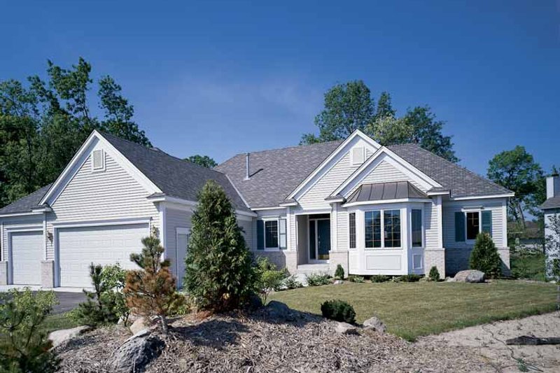 Architectural House Design - Traditional Exterior - Front Elevation Plan #320-917