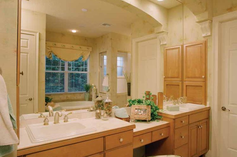Dream House Plan - Interior - Bathroom 1 for Mediterranean House Plan #417-746 - 3 bed, 4 bath