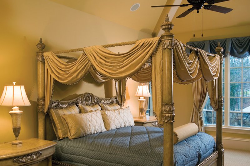 Home Plan - Interior - Master Bedroom for European House Plan #453-593 - 4 bed, 4 bath