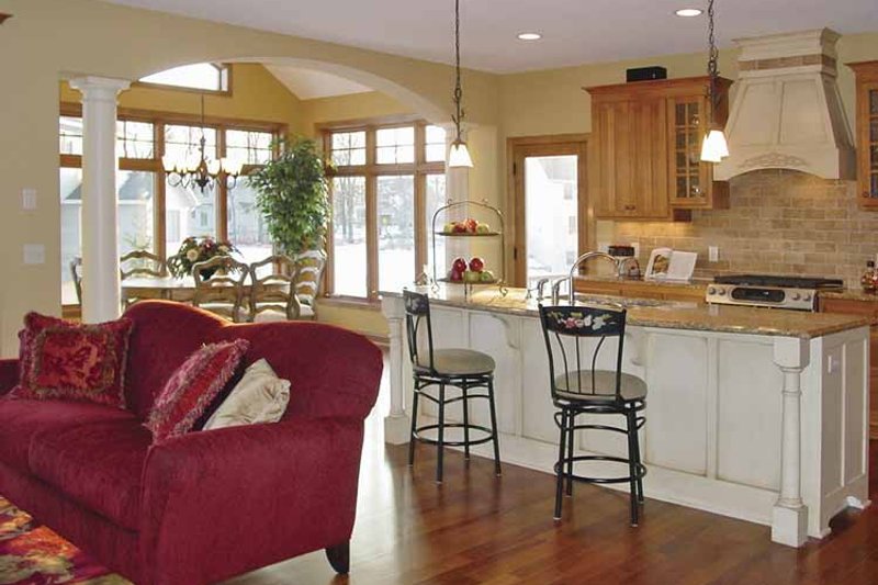 Home Plan - Interior - Kitchen 1 for Craftsman House Plan #320-997 - 4 bed, 2.5 bath