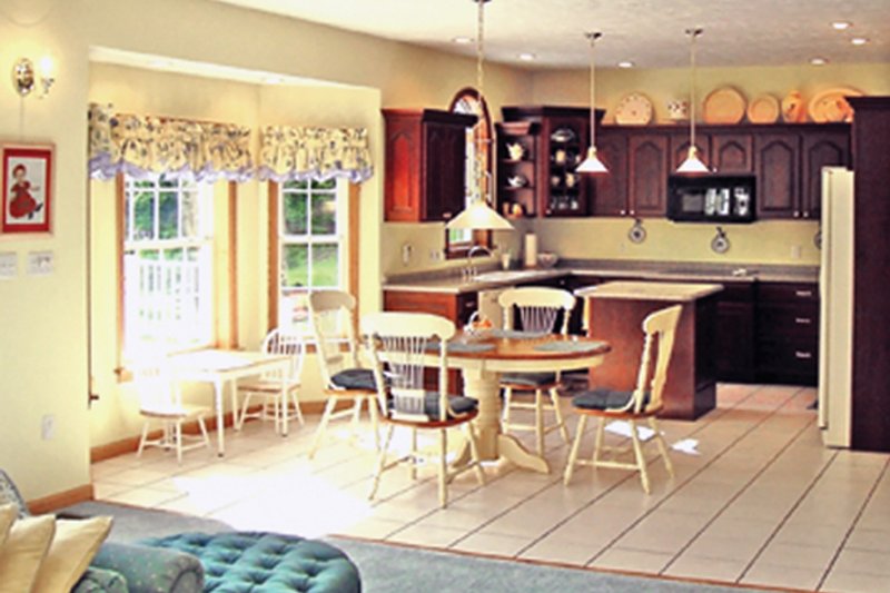 Dream House Plan - Interior - Kitchen for Traditional House Plan #314-277 - 3 bed, 3 bath