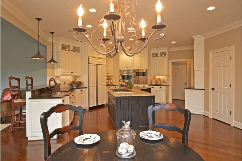 Home Plan - Interior - Kitchen for Traditional House Plan #927-958 - 4 bed, 3.5 bath