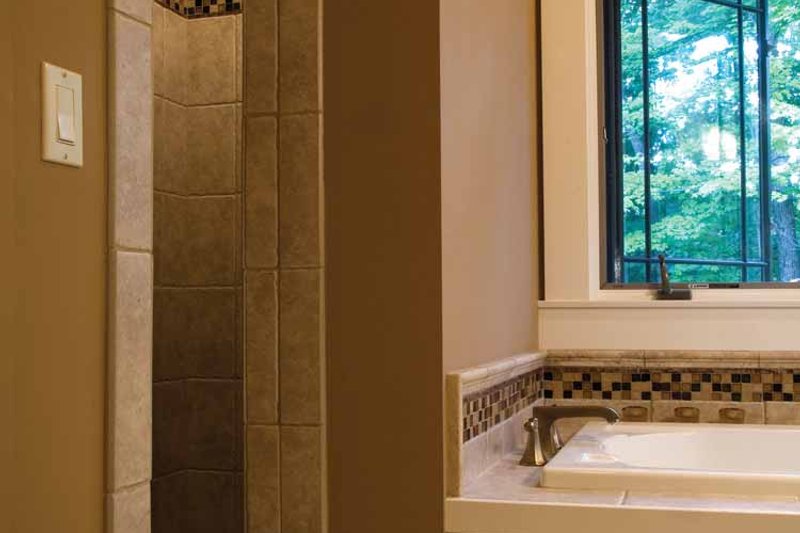 Home Plan - Interior - Bathroom 1 for Prairie House Plan #928-50 - 3 bed, 2 bath