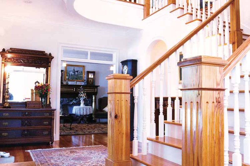 House Plan Design - Classical Interior - Entry Plan #71-146