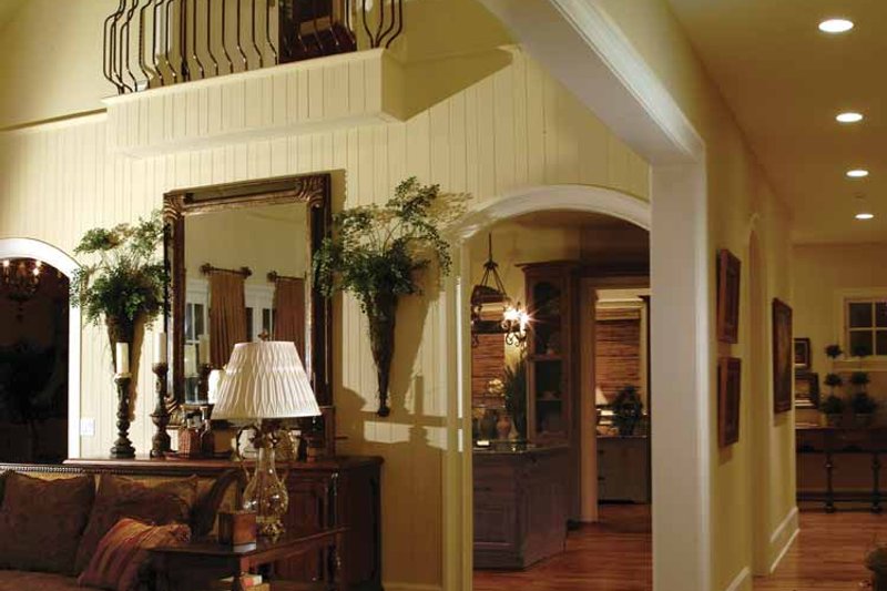 Home Plan - Interior - Family Room for Craftsman House Plan #453-382 - 4 bed, 4.5 bath