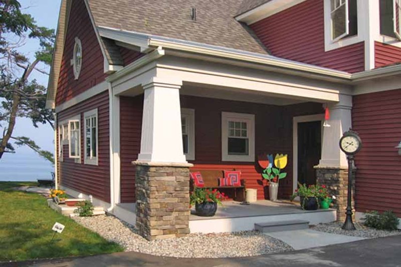 House Plan Design - Traditional Exterior - Front Elevation Plan #928-17