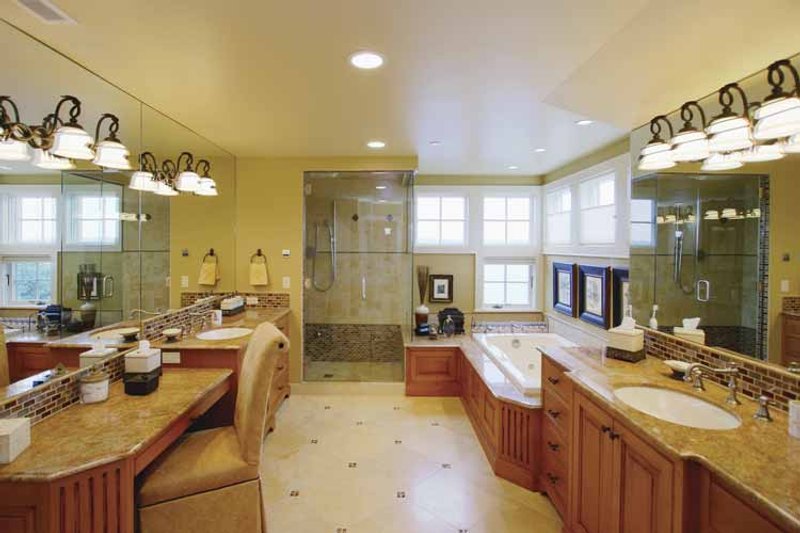Home Plan - Interior - Bathroom 2 for Craftsman House Plan #132-485 - 4 bed, 4.5 bath