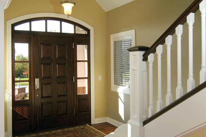 Dream House Plan - Interior - Entry for Traditional House Plan #928-222 - 3 bed, 3.5 bath