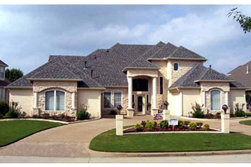 Architectural House Design - Mediterranean Exterior - Front Elevation Plan #84-713