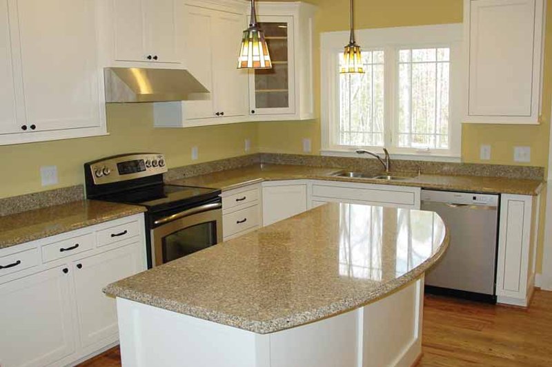 Home Plan - Interior - Kitchen for Traditional House Plan #939-3 - 4 bed, 2.5 bath