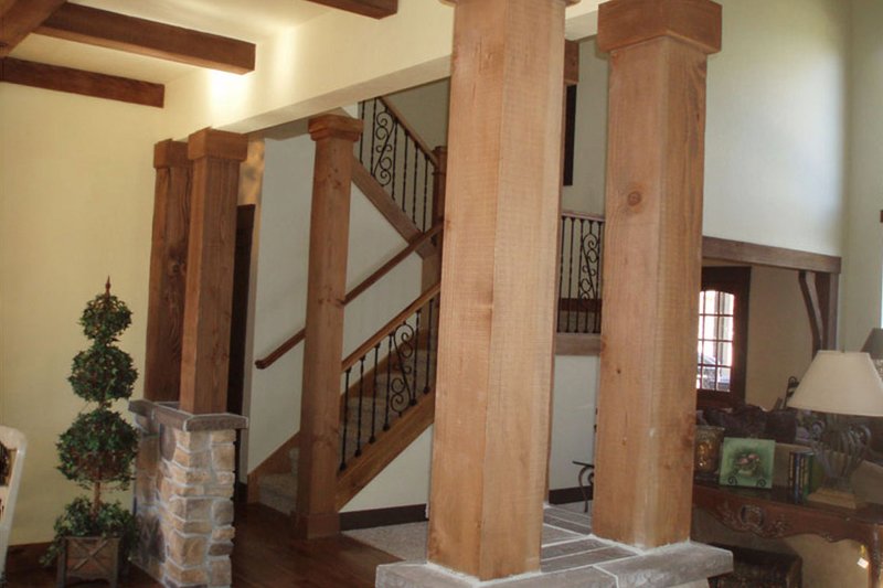 Home Plan - Interior - Entry for European House Plan #124-688 - 3 bed, 2.5 bath