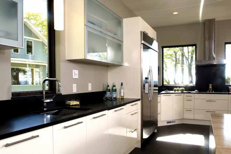 House Design - Interior - Kitchen 1 for Contemporary House Plan #928-77 - 3 bed, 4.5 bath