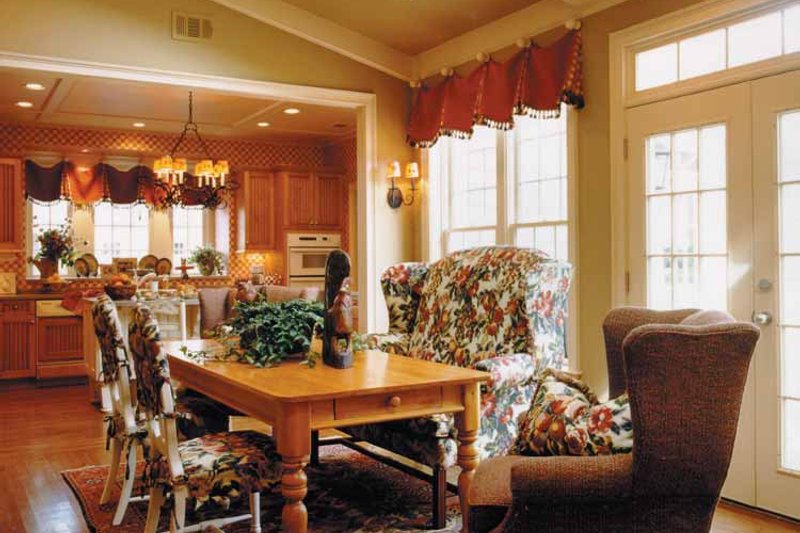 Home Plan - Interior - Dining Room for Classical House Plan #429-248 - 3 bed, 2.5 bath