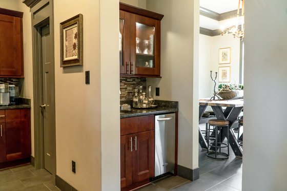 Butler's Pantry Build B