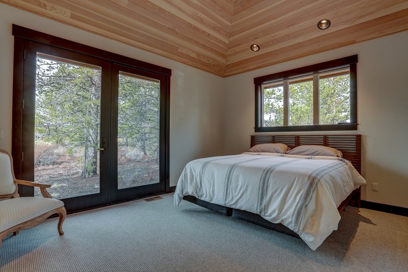 House Blueprint - Interior - Master Bedroom for Craftsman House Plan #892-38 - 4 bed, 5 bath