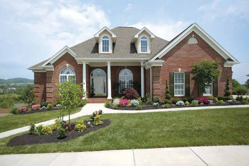 House Plan Design - Exterior - Front Elevation 4 for Ranch House Plan #472-168 - 4 bed, 2.5 bath