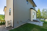 Contemporary Style House Plan - 3 Beds 3 Baths 2589 Sq/Ft Plan #1070-145 Photo 