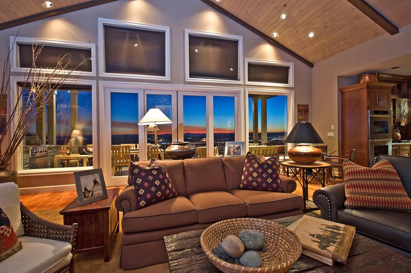 Home Plan - Interior - Family Room 1 for Craftsman House Plan #124-753 - 3 bed, 3.5 bath
