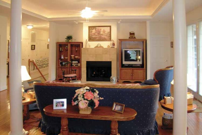 Home Plan - Interior - Family Room 1 for Ranch House Plan #314-219 - 4 bed, 2.5 bath