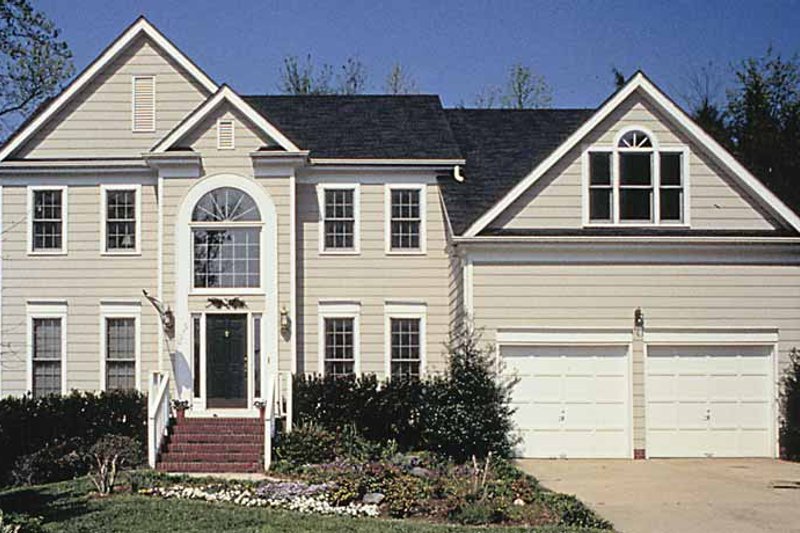 Dream House Plan - Traditional Exterior - Front Elevation Plan #453-491