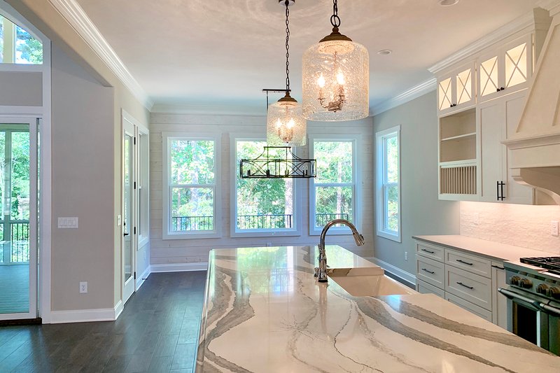 Architectural House Design - Interior - Kitchen 1 for Craftsman House Plan #437-104 - 4 bed, 4 bath