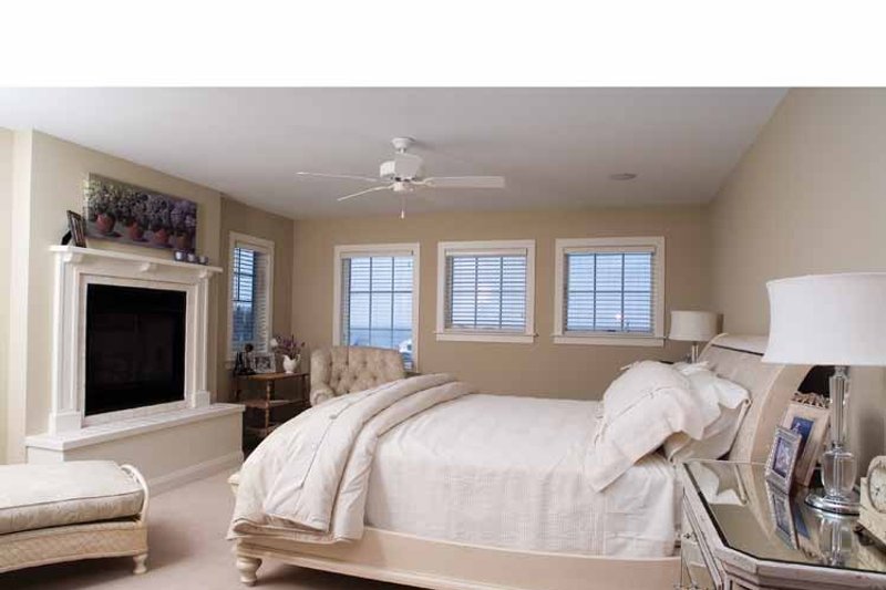 Home Plan - Interior - Master Bedroom for Craftsman House Plan #928-59 - 3 bed, 2.5 bath