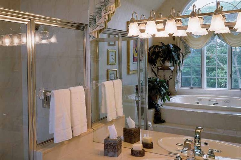 Home Plan - Interior - Bathroom for Traditional House Plan #314-190 - 5 bed, 4.5 bath