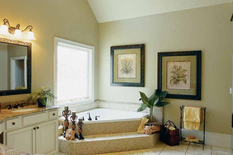 House Blueprint - Interior - Bathroom for Colonial House Plan #927-923 - 5 bed, 4.5 bath