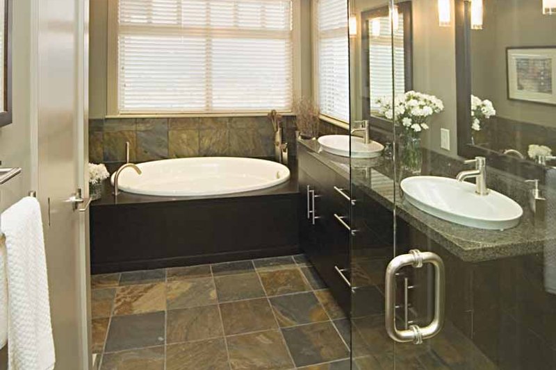 Home Plan - Interior - Master Bathroom for Craftsman House Plan #929-872 - 4 bed, 3 bath