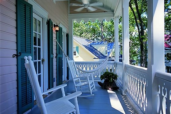 Exterior - Covered Porch for Southern House Plan #137-165 - 3 bed, 2.5 bath