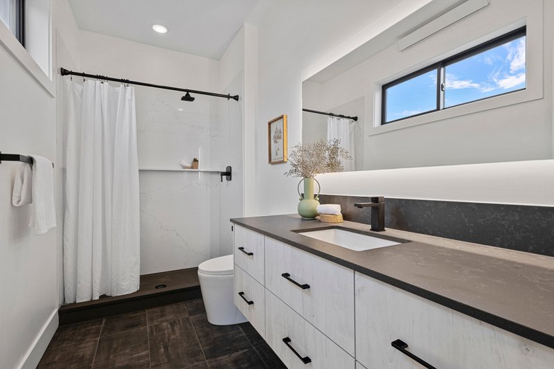 House Plan Design - Interior - Bathroom 1 for Contemporary House Plan #1070-228 - 2 bed, 2.5 bath