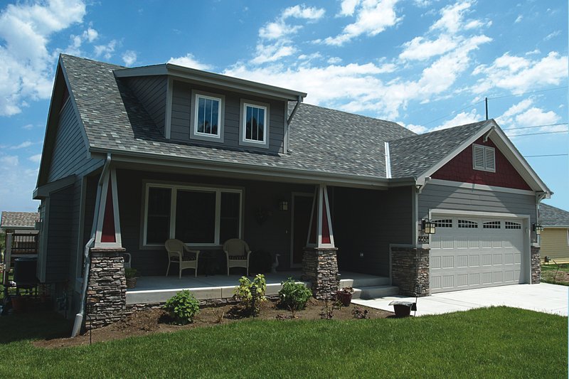 Dream House Plan - Craftsman Exterior - Front Elevation Plan #20-2233