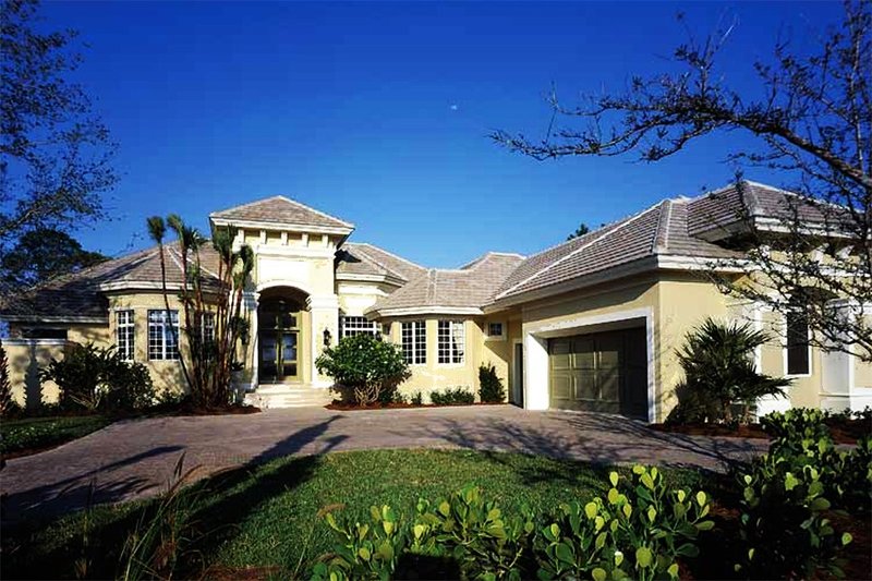 Dream House Plan - Mediterranean Exterior - Front Elevation Plan #930-312