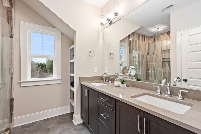 Architectural House Design - Interior - Bathroom for Craftsman House Plan #461-77 - 4 bed, 3 bath
