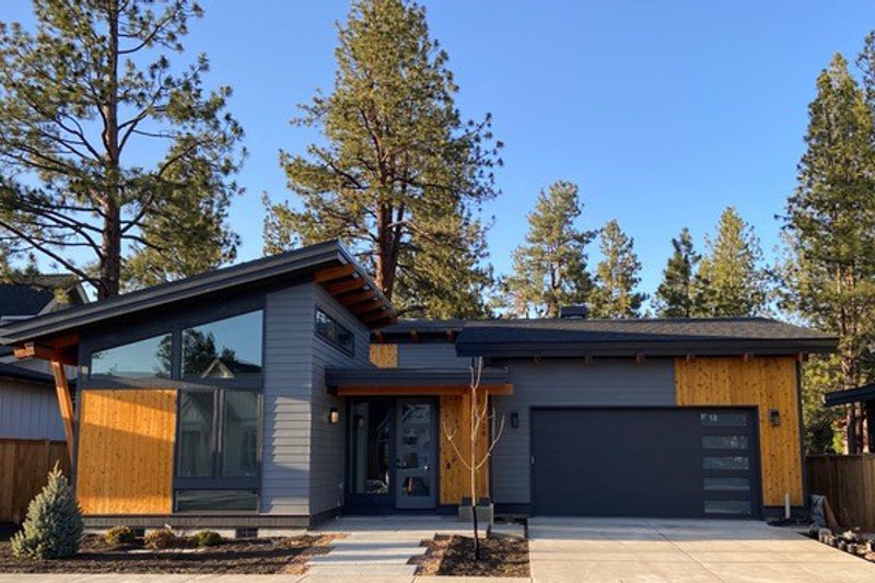 Home Plan - Modern Exterior - Front Elevation Plan #895-144