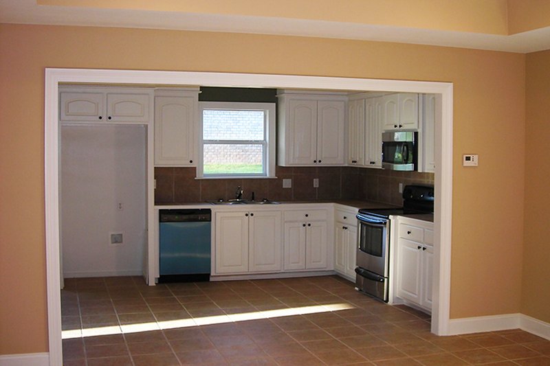 Dream House Plan - Interior - Kitchen for Country House Plan #430-20 - 3 bed, 2 bath