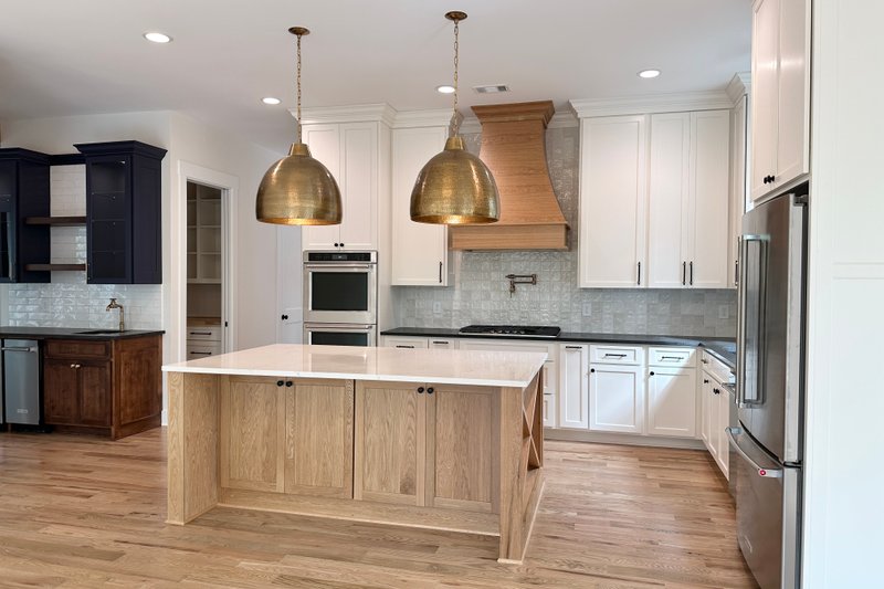Dream House Plan - Interior - Kitchen 1 for Craftsman House Plan #437-140 - 4 bed, 5.5 bath